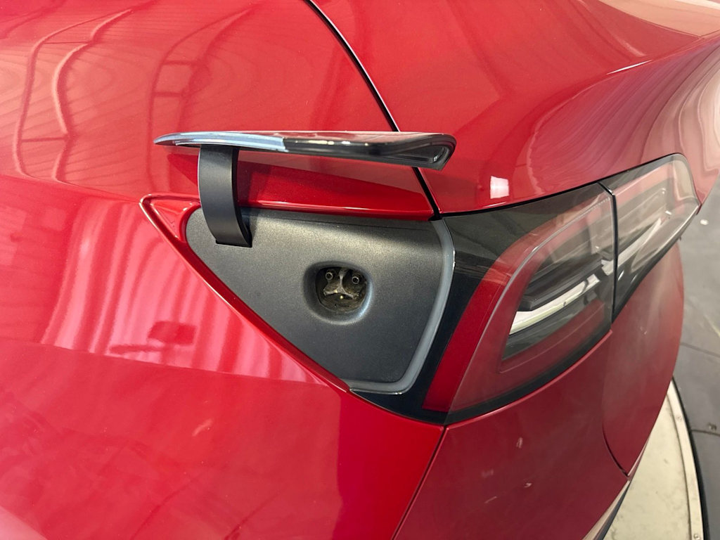 Thumbnail: 2021 Tesla Model Y - 17