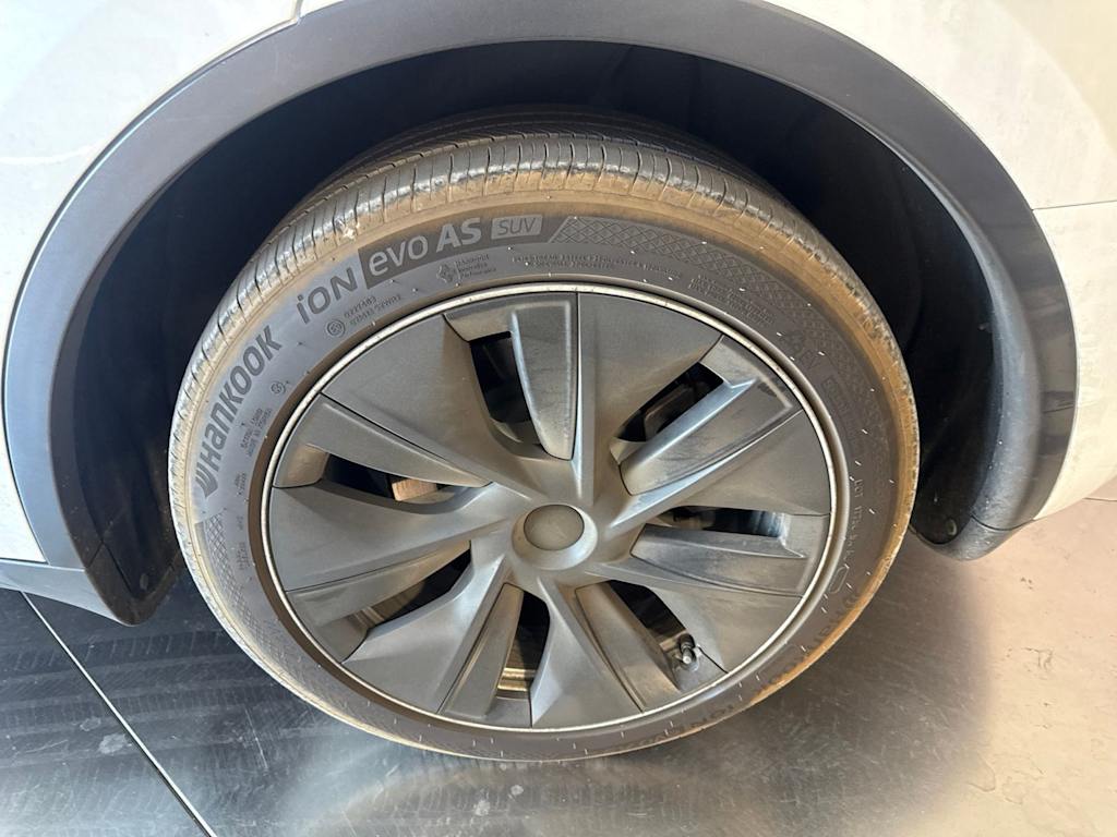 Thumbnail: 2023 Tesla Model Y - 7