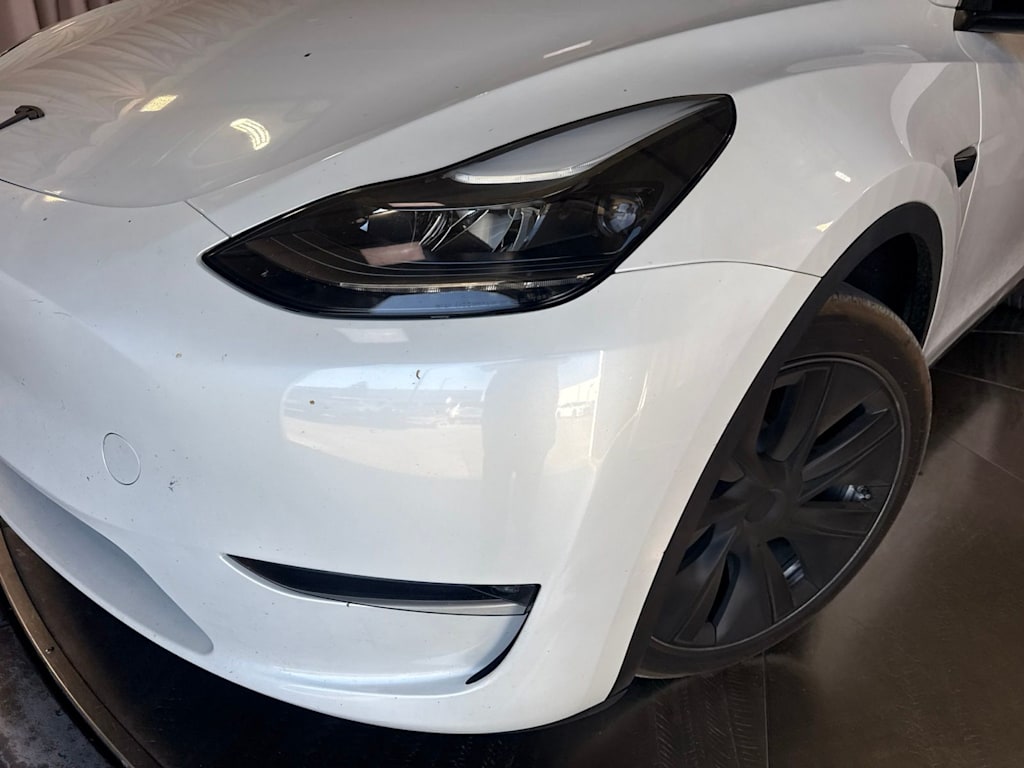 Thumbnail: 2023 Tesla Model Y - 16