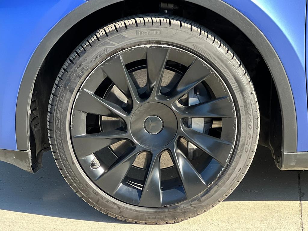 Thumbnail: 2023 Tesla Model Y - 8