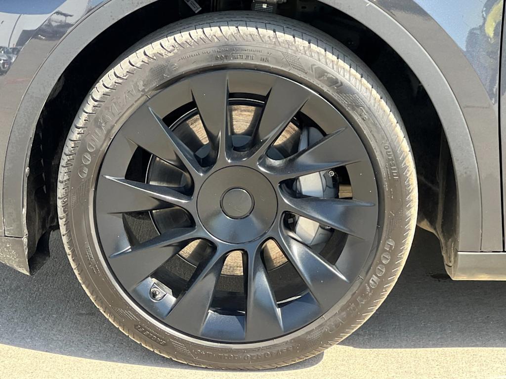 2024 Tesla Model Y Long Range 8