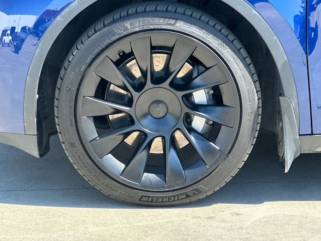 Thumbnail: 2023 Tesla Model Y - 8