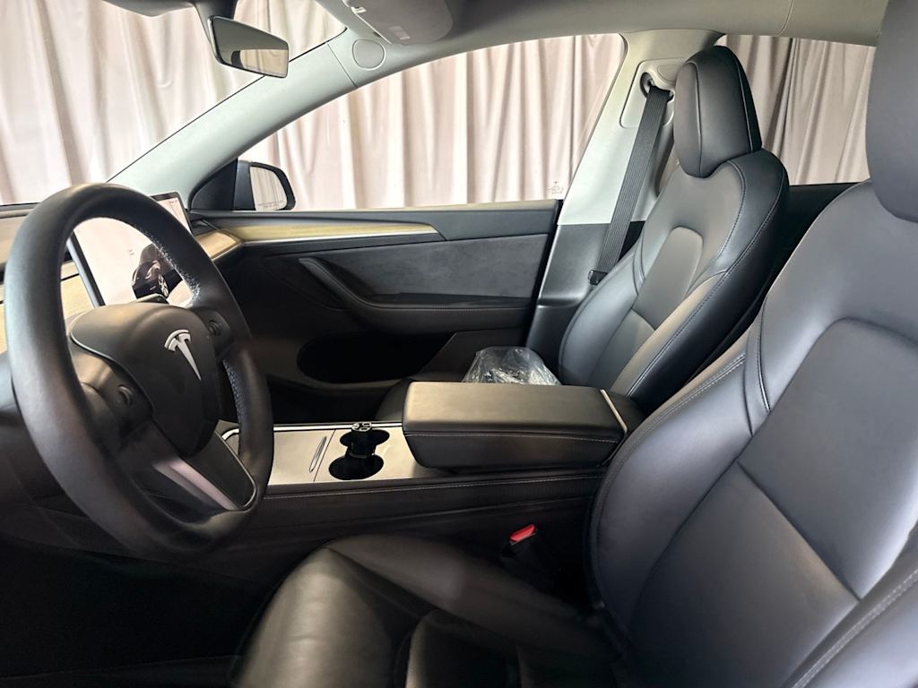 Thumbnail: 2023 Tesla Model Y - 9