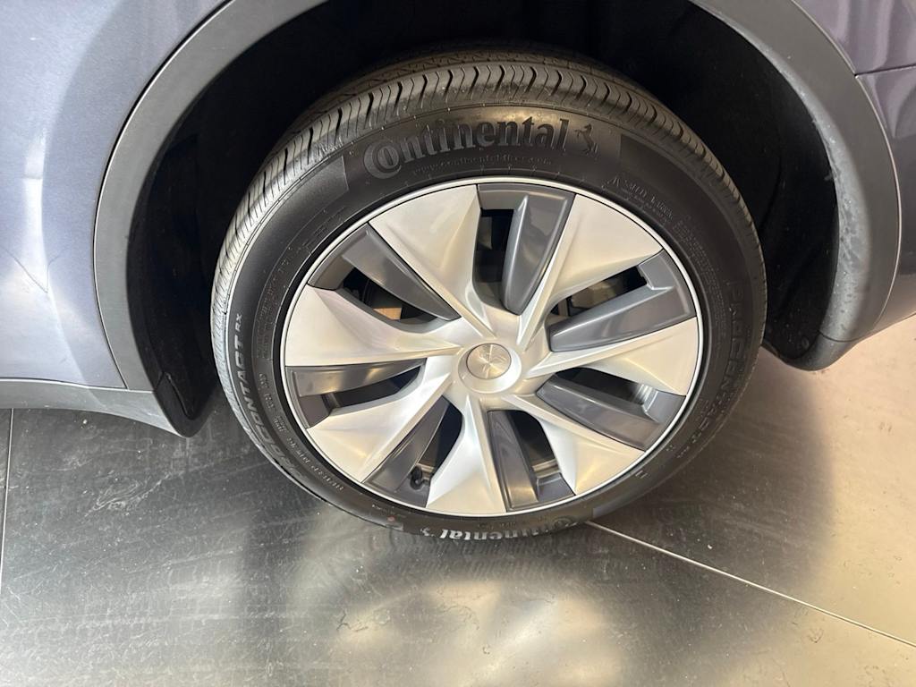 Thumbnail: 2023 Tesla Model Y - 8