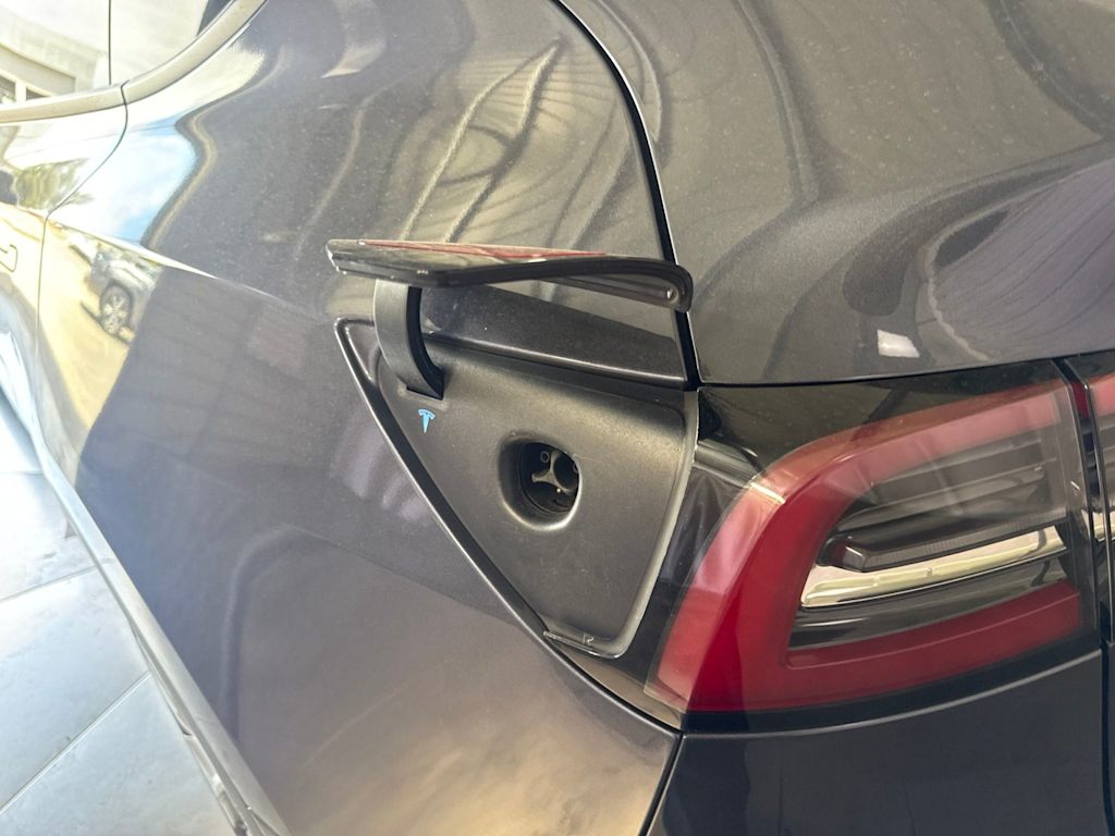 Thumbnail: 2023 Tesla Model Y - 17