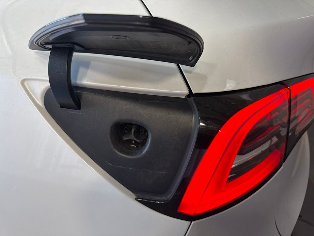 Thumbnail: 2022 Tesla Model Y - 19