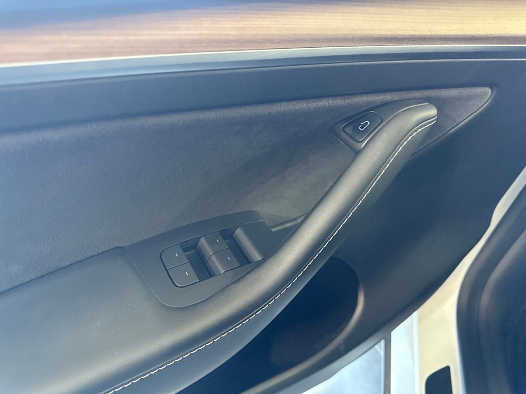 Thumbnail: 2022 Tesla Model Y - 22