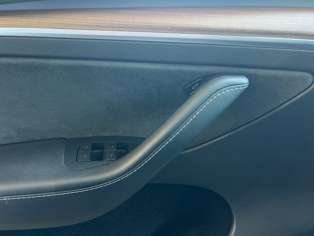 Thumbnail: 2022 Tesla Model Y - 21