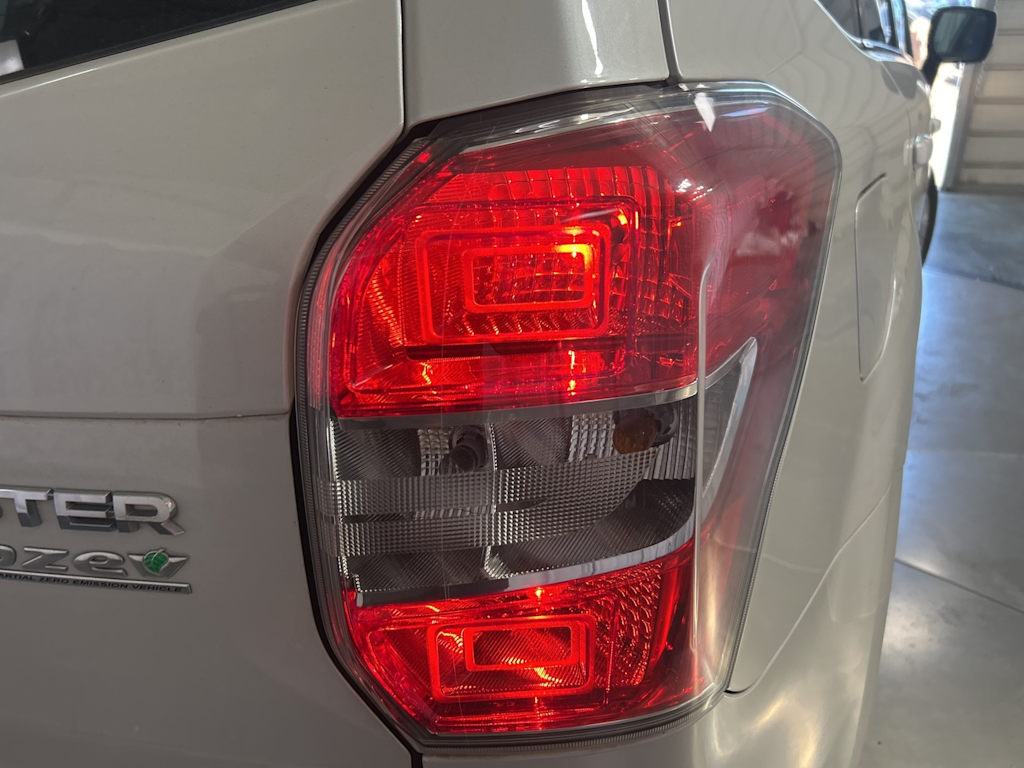 Thumbnail: 2015 Subaru Forester - 21