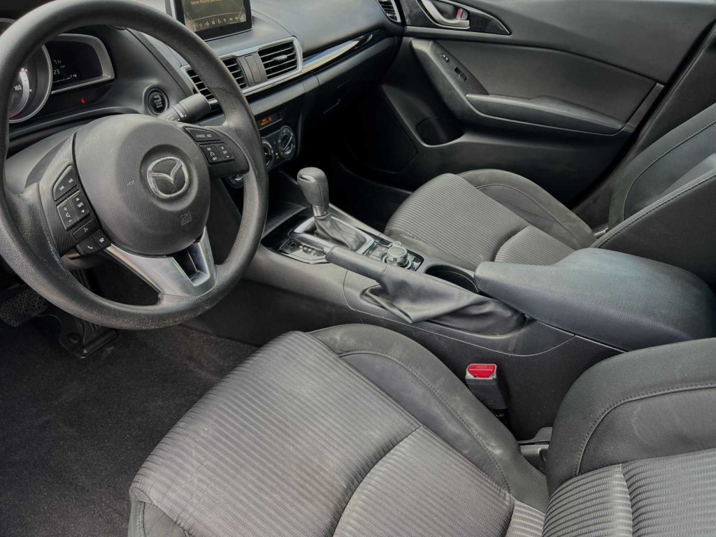2016 Mazda Mazda3 i Sport 9