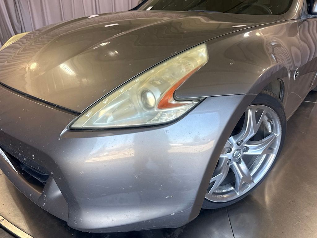 Thumbnail: 2009 Nissan Z - 16