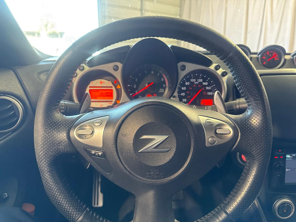 Thumbnail: 2009 Nissan Z - 2