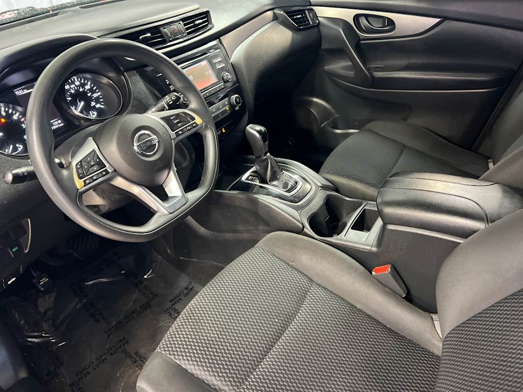 Thumbnail: 2018 Nissan Rogue Sport - 9