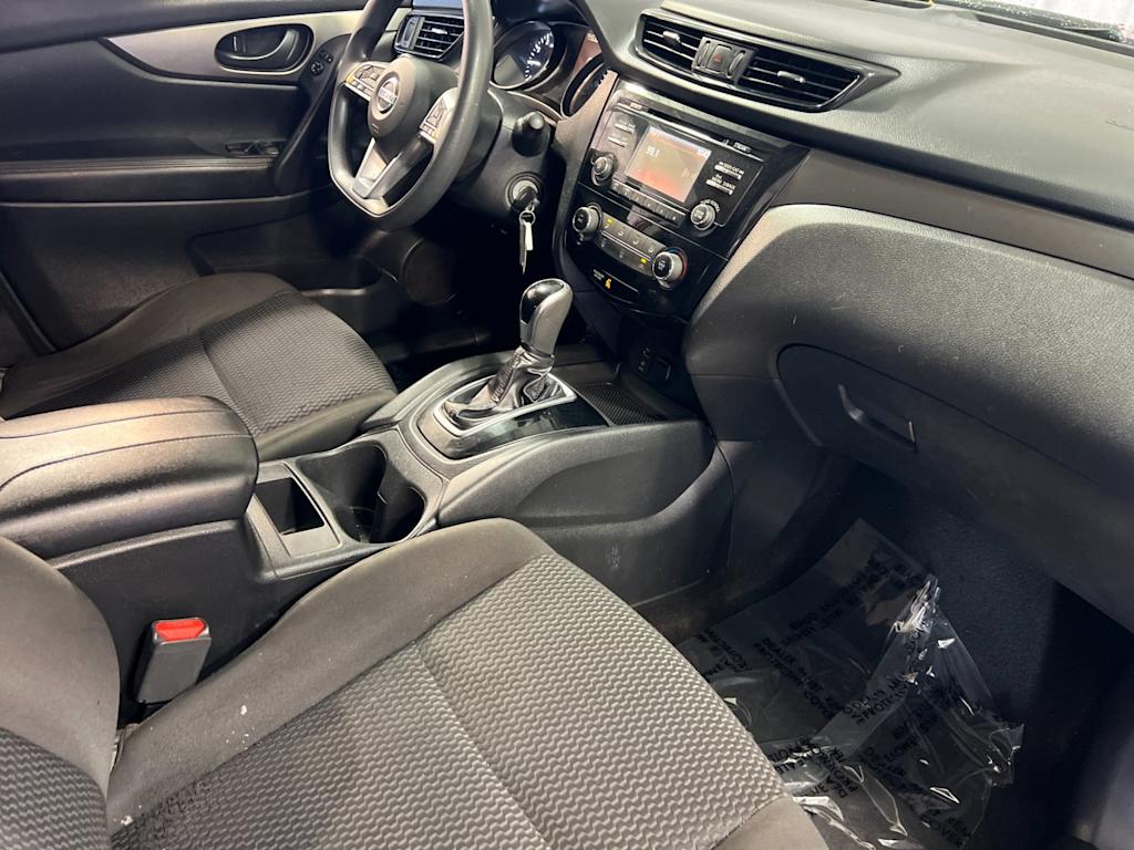 Thumbnail: 2018 Nissan Rogue Sport - 13