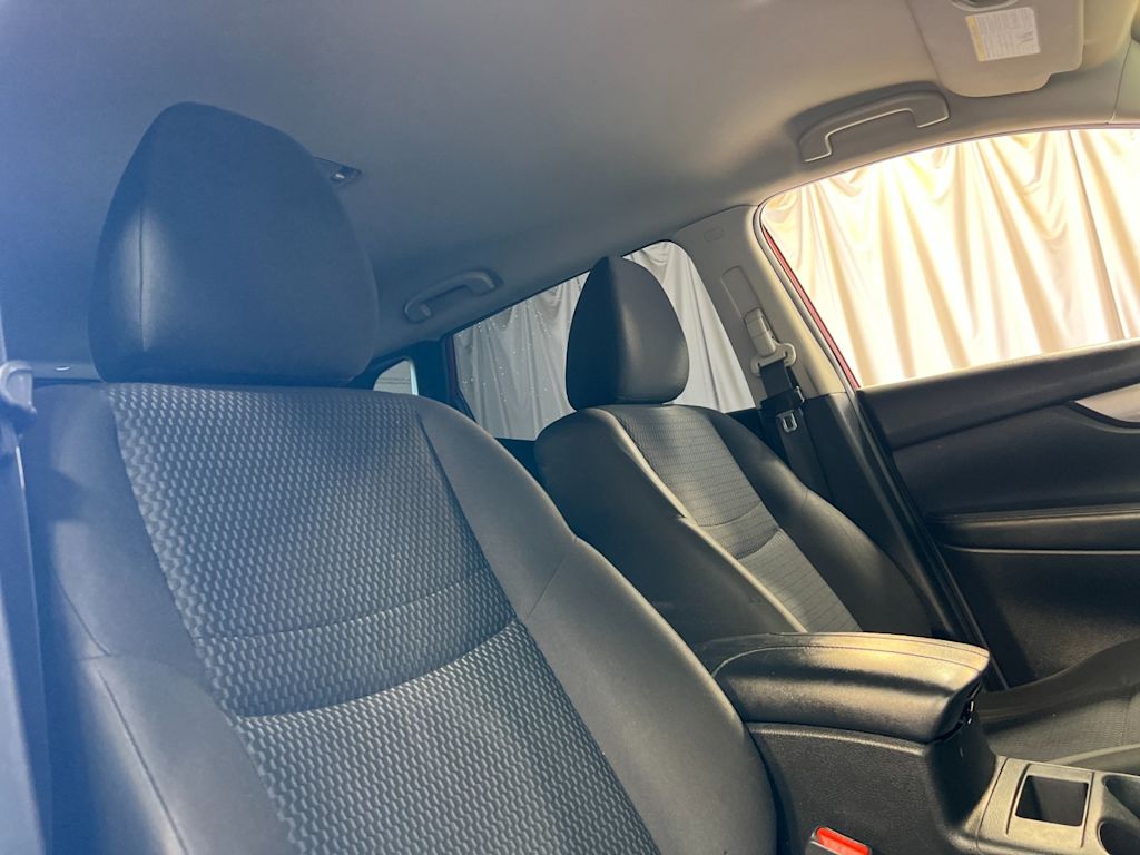 Thumbnail: 2018 Nissan Rogue Sport - 10