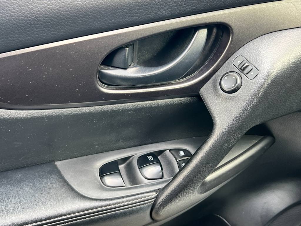 Thumbnail: 2019 Nissan Rogue Sport - 23
