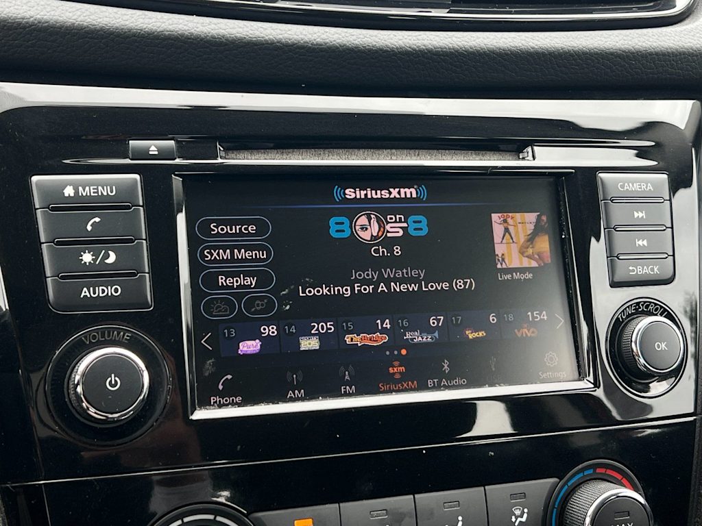 Thumbnail: 2019 Nissan Rogue Sport - 14