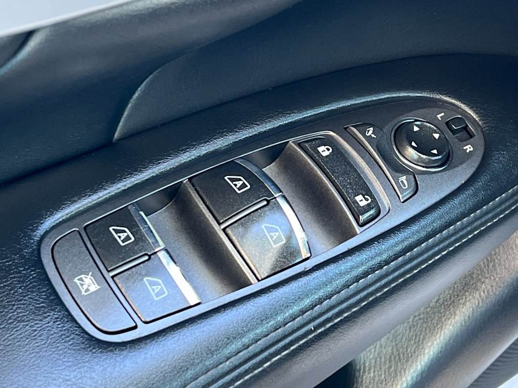 Thumbnail: 2012 INFINITI M37 - 22