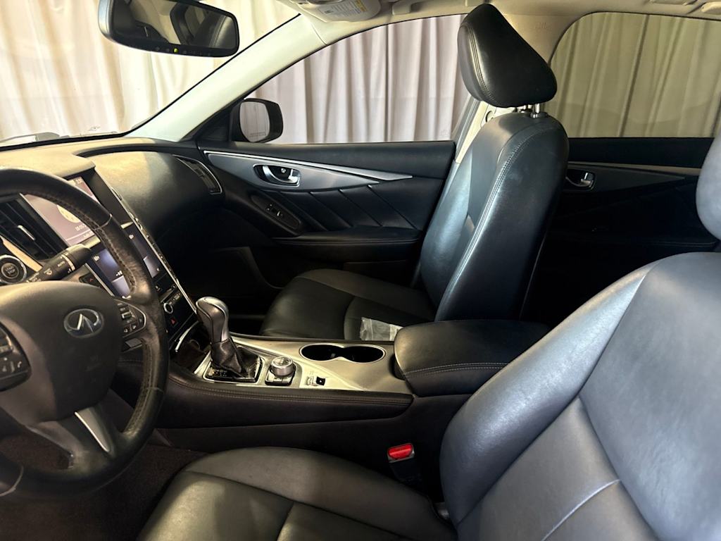 Thumbnail: 2017 INFINITI Q50 - 8