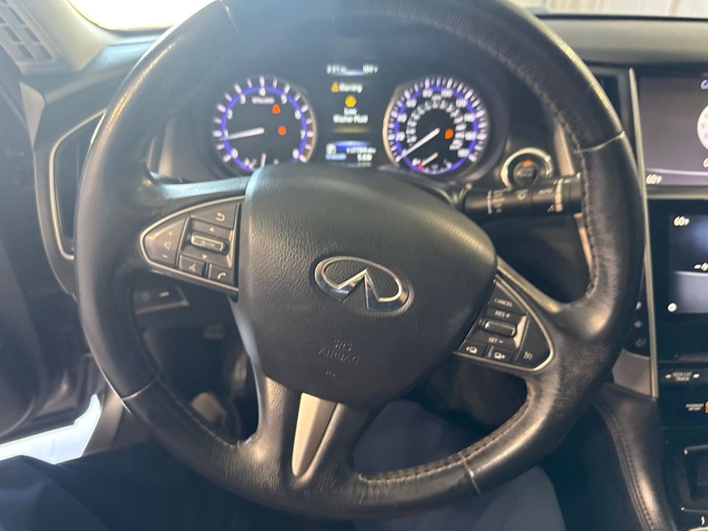 Thumbnail: 2017 INFINITI Q50 - 2