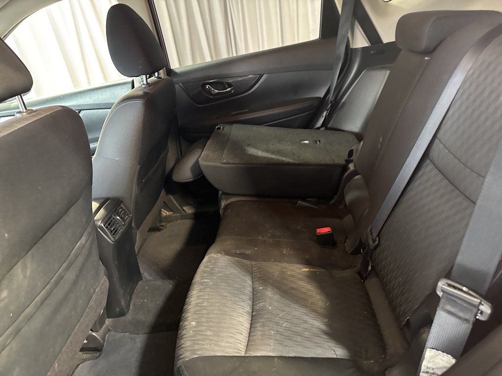 Thumbnail: 2017 Nissan Rogue - 8