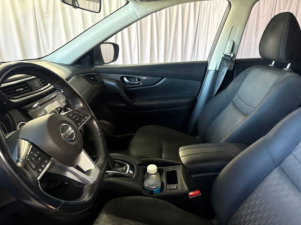 Thumbnail: 2017 Nissan Rogue - 7