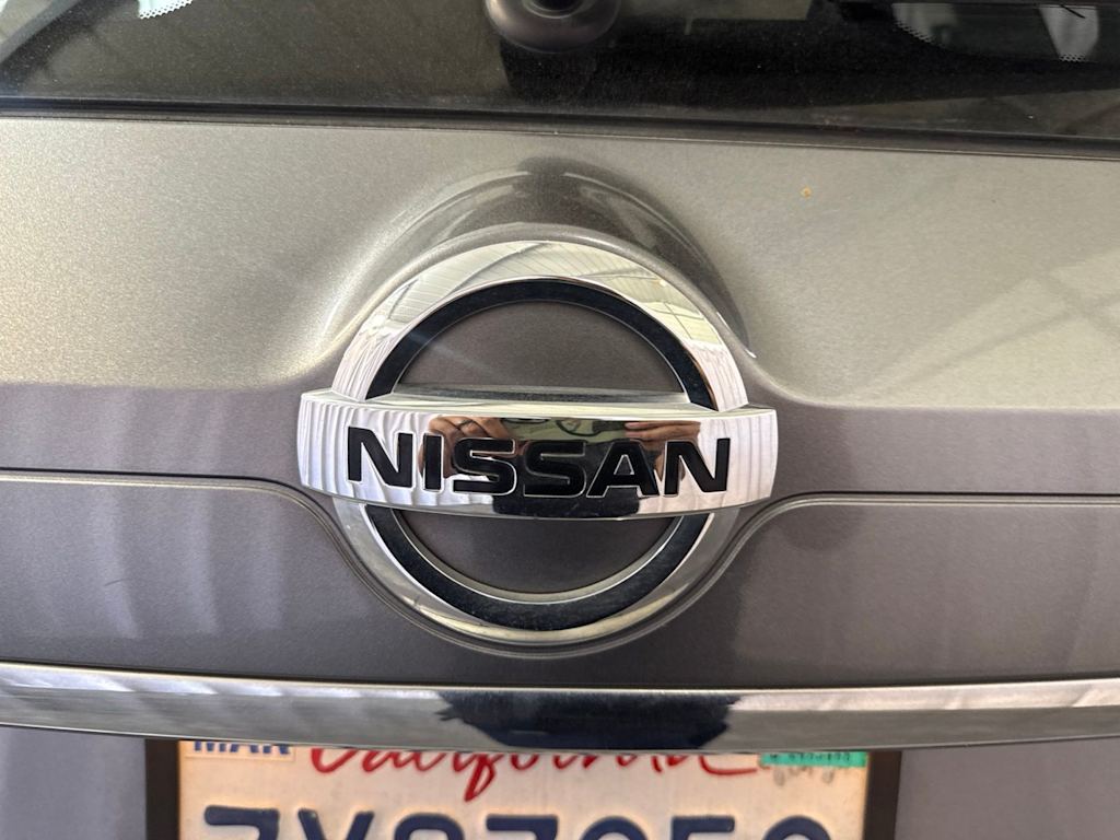 Thumbnail: 2017 Nissan Rogue - 18