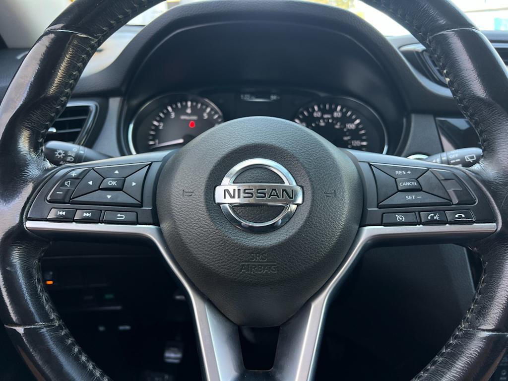 Thumbnail: 2017 Nissan Rogue - 27