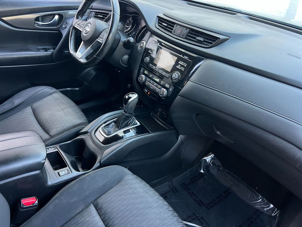 Thumbnail: 2017 Nissan Rogue - 13