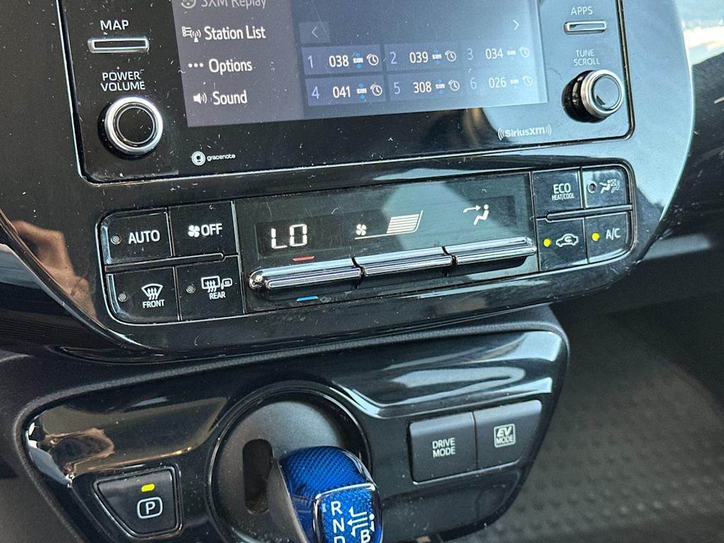 Thumbnail: 2022 Toyota Prius - 25