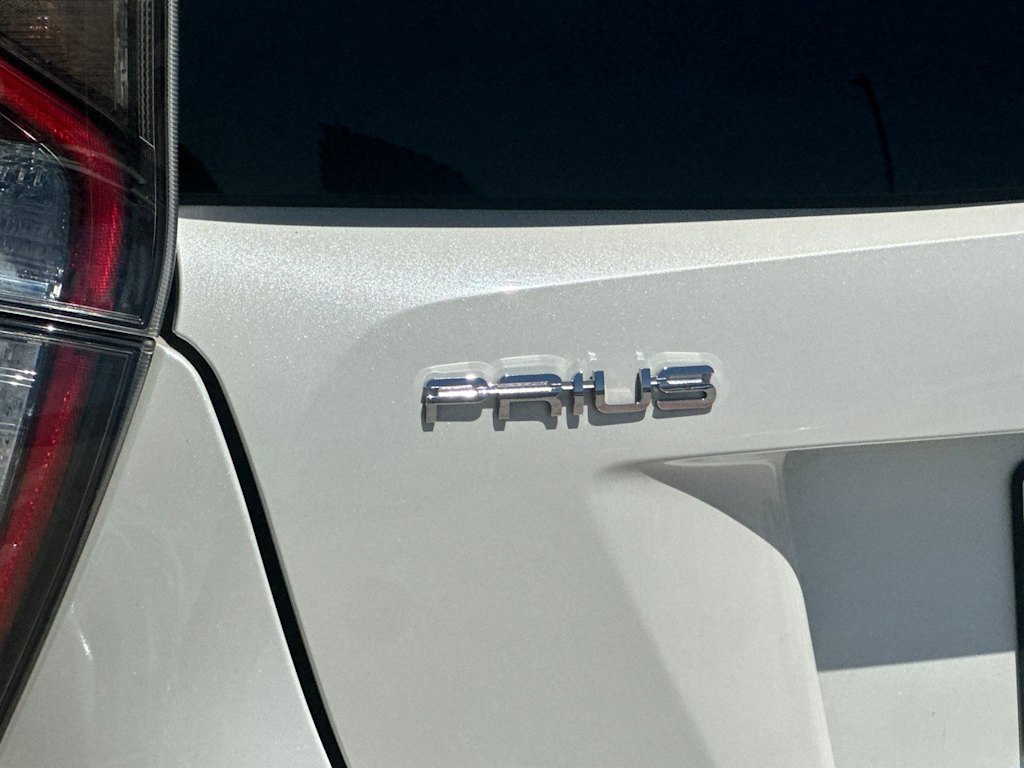Thumbnail: 2016 Toyota Prius - 28