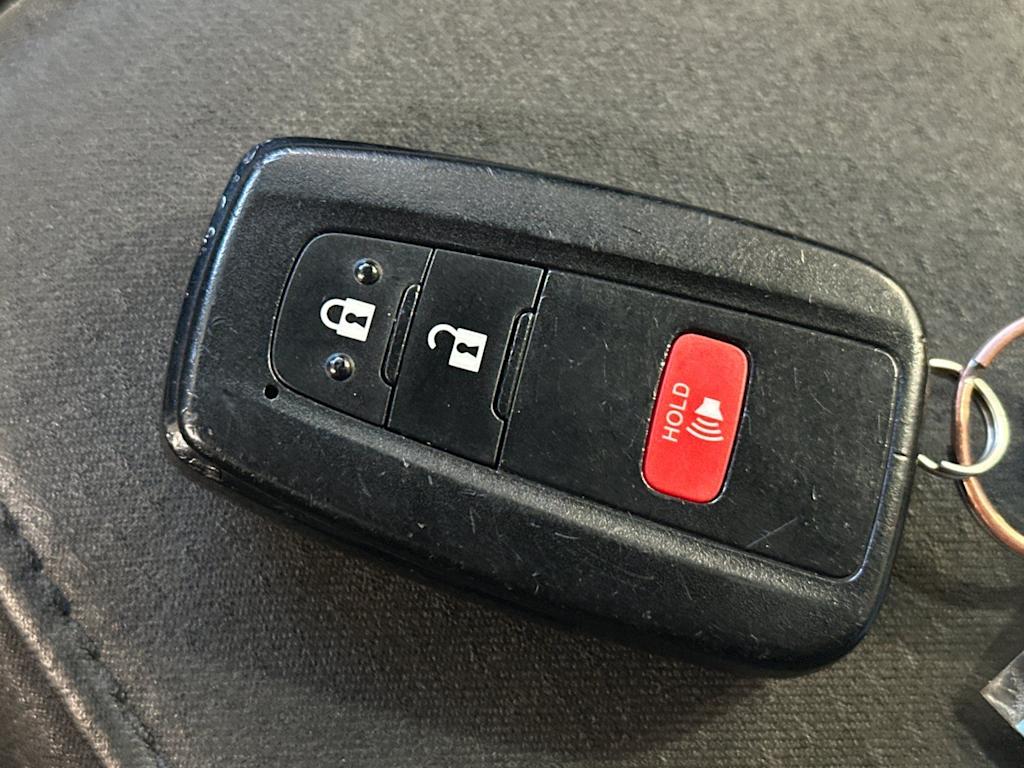Thumbnail: 2016 Toyota Prius - 17