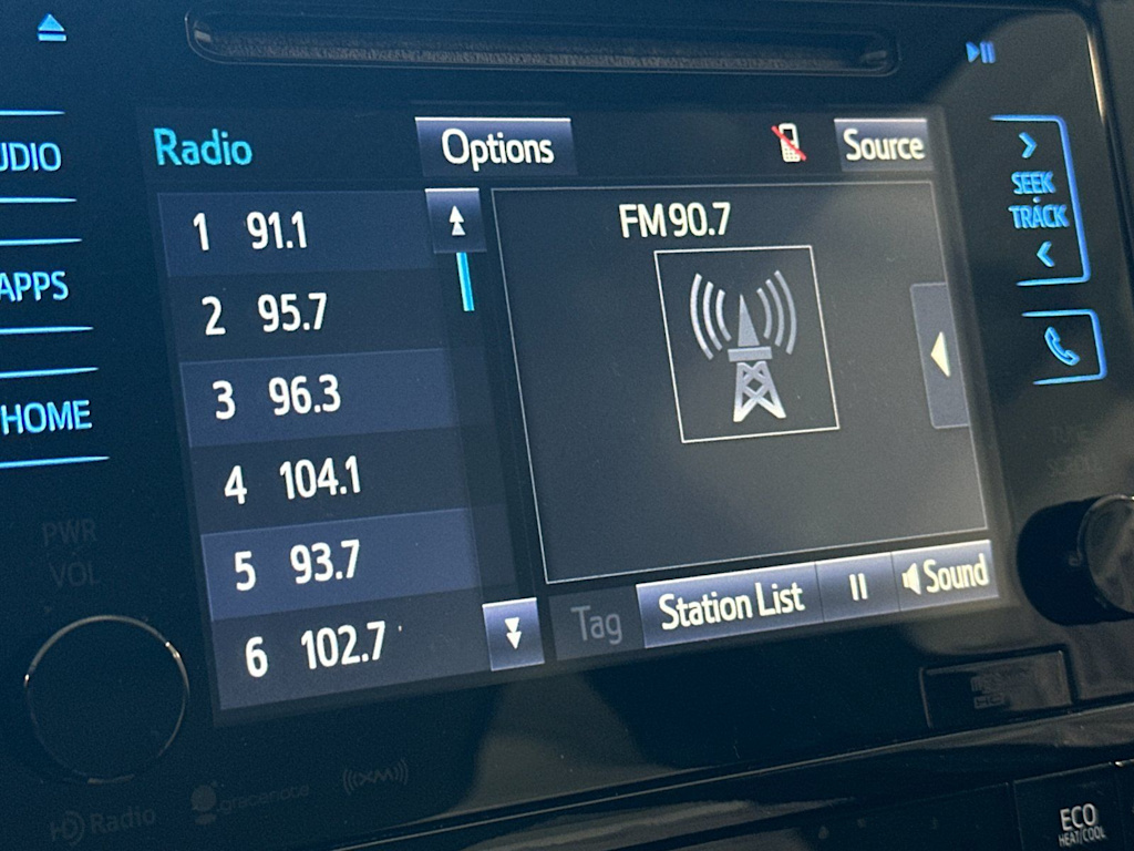 Thumbnail: 2016 Toyota Prius - 14