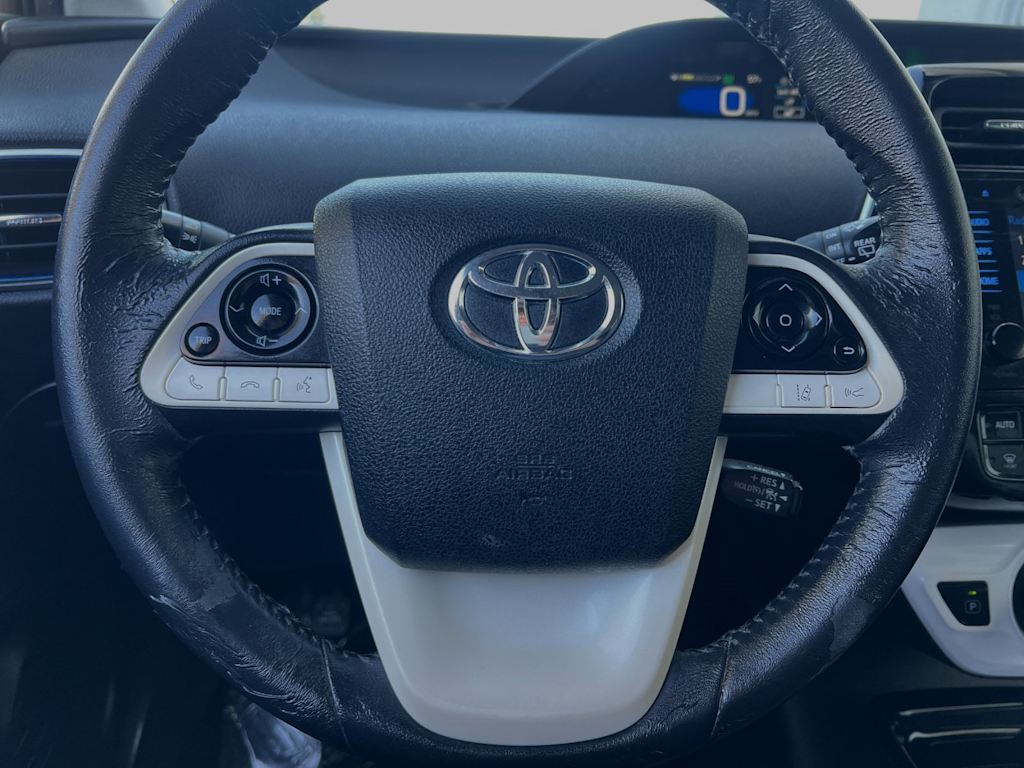 2018 Toyota Prius Three Touring 28