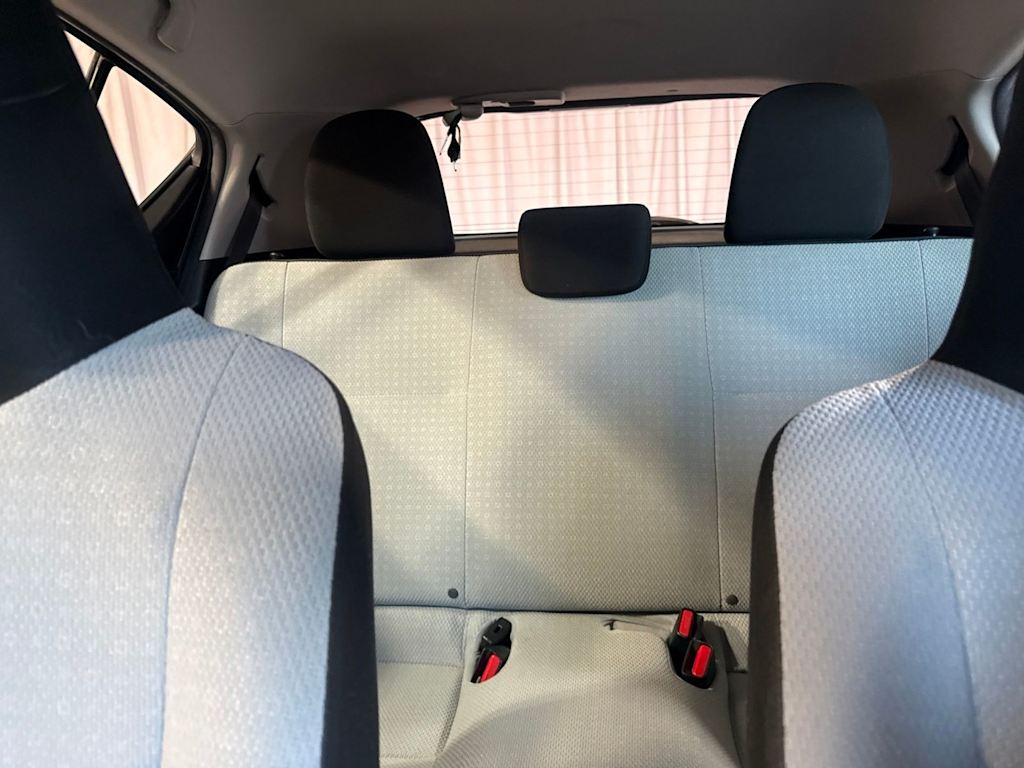 Thumbnail: 2015 Toyota Prius c - 24