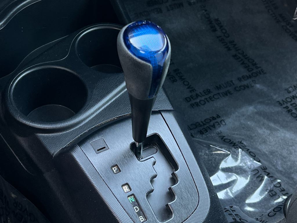 Thumbnail: 2015 Toyota Prius c - 15