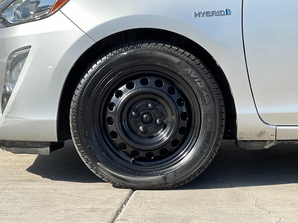 Thumbnail: 2015 Toyota Prius c - 8