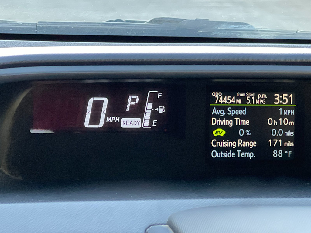 Thumbnail: 2015 Toyota Prius c - 16
