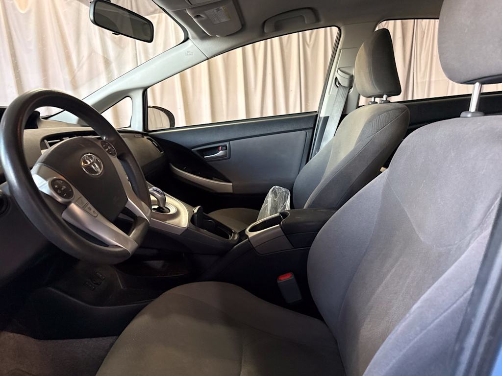 Thumbnail: 2015 Toyota Prius - 8