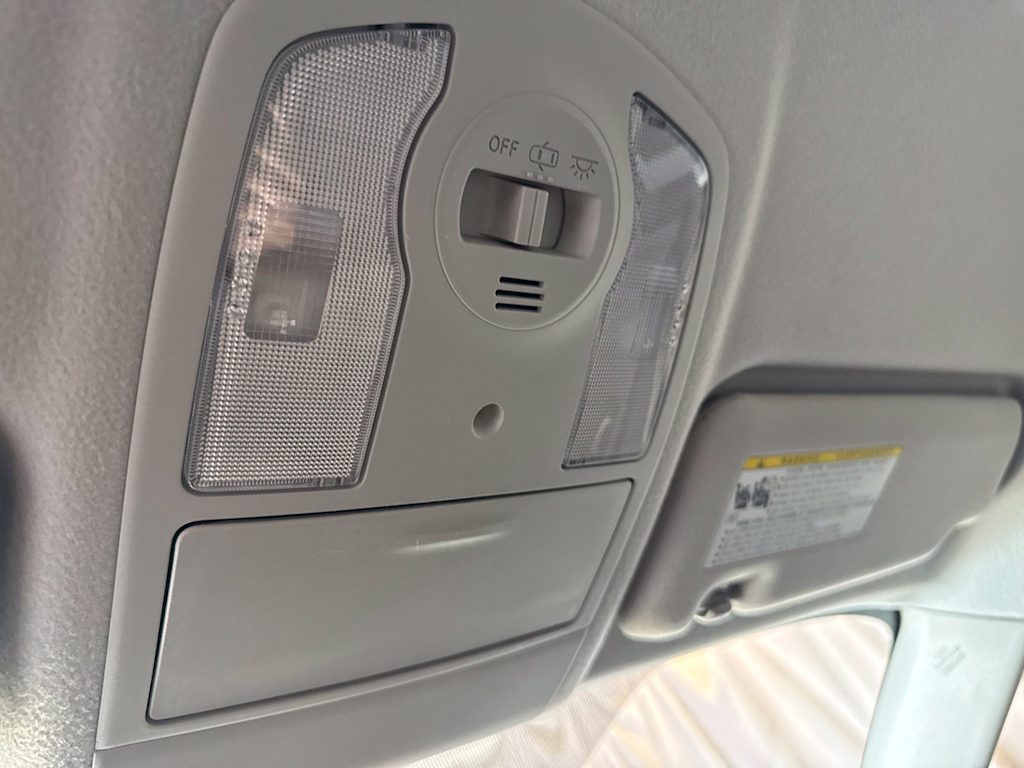 Thumbnail: 2015 Toyota Prius - 31