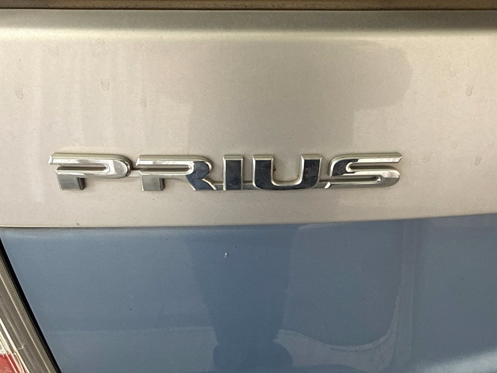 Thumbnail: 2015 Toyota Prius - 19