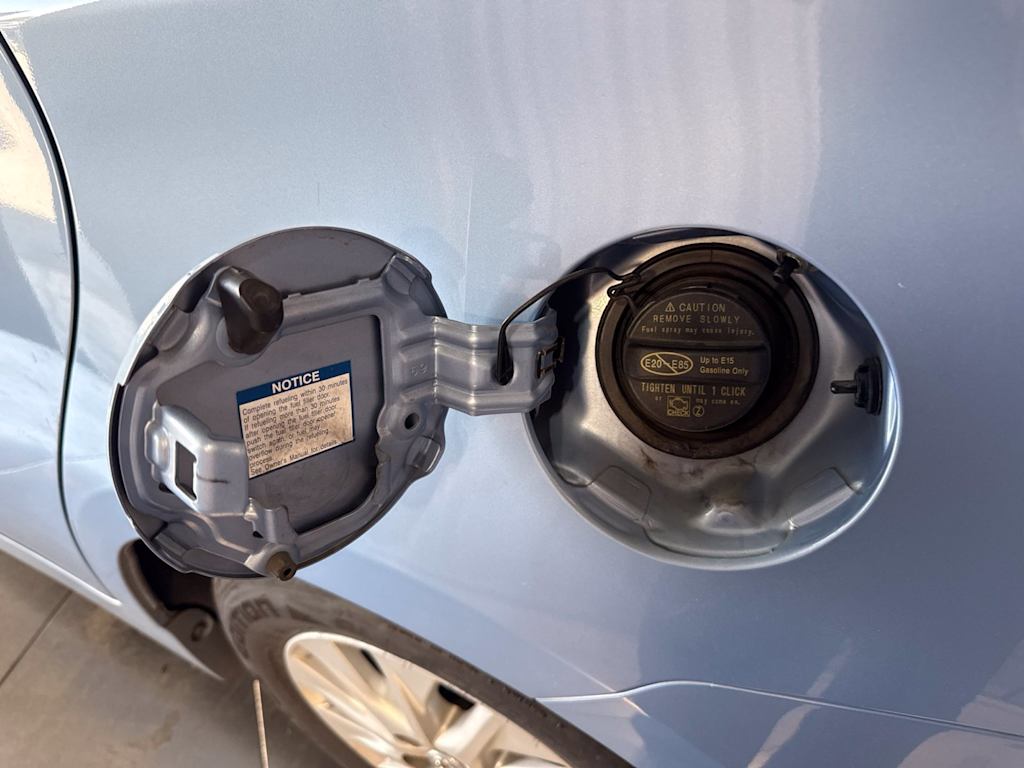 Thumbnail: 2015 Toyota Prius - 13