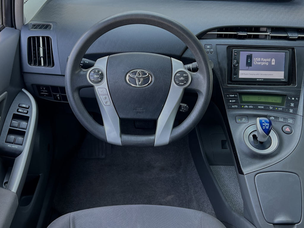 2011 Toyota Prius Three 12