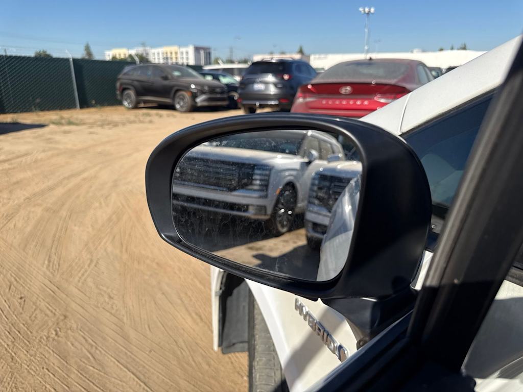 Thumbnail: 2015 Toyota Prius - 24