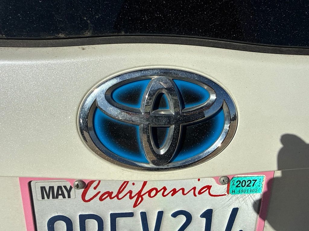 Thumbnail: 2015 Toyota Prius - 20