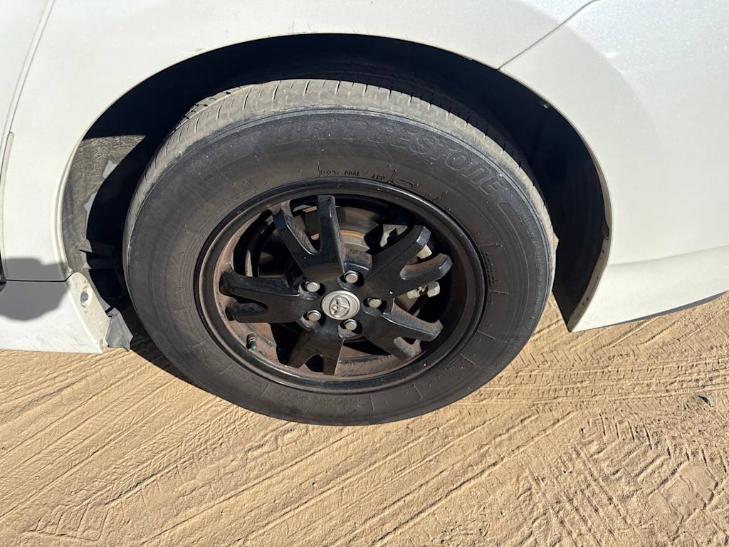 Thumbnail: 2015 Toyota Prius - 6