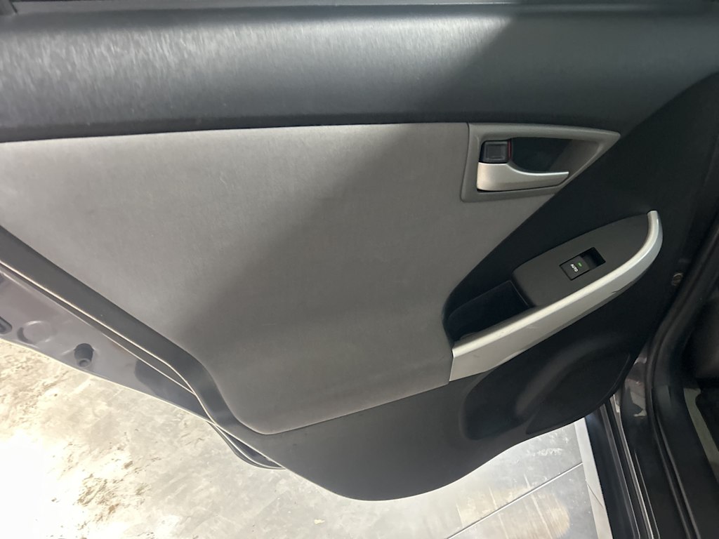 Thumbnail: 2012 Toyota Prius - 24