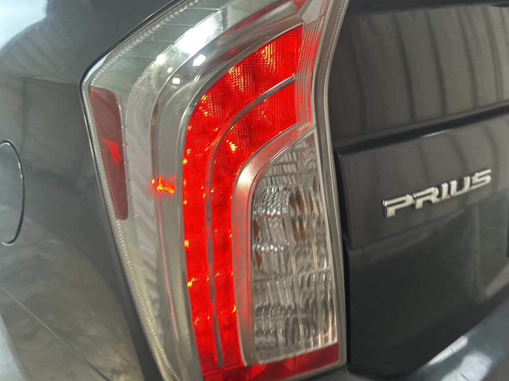 Thumbnail: 2012 Toyota Prius - 21