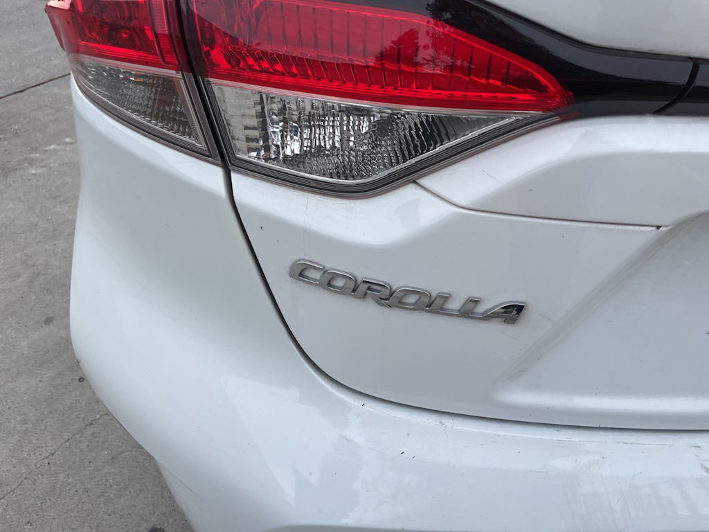 2021 Toyota Corolla LE 21