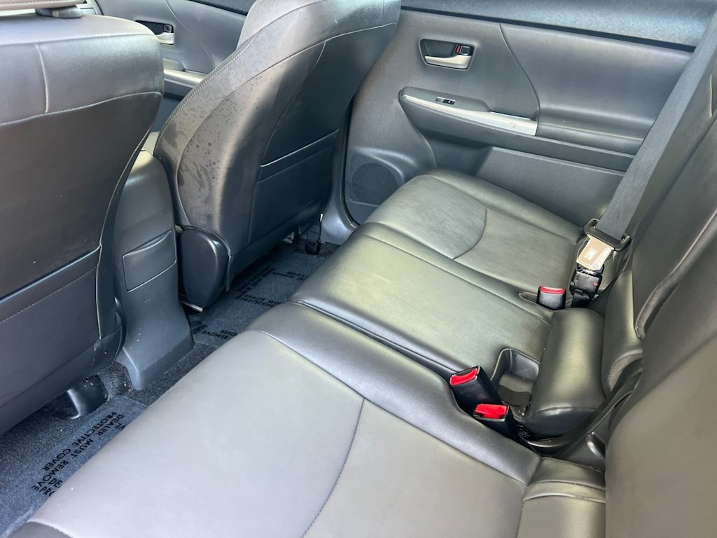 Thumbnail: 2014 Toyota Prius v - 11
